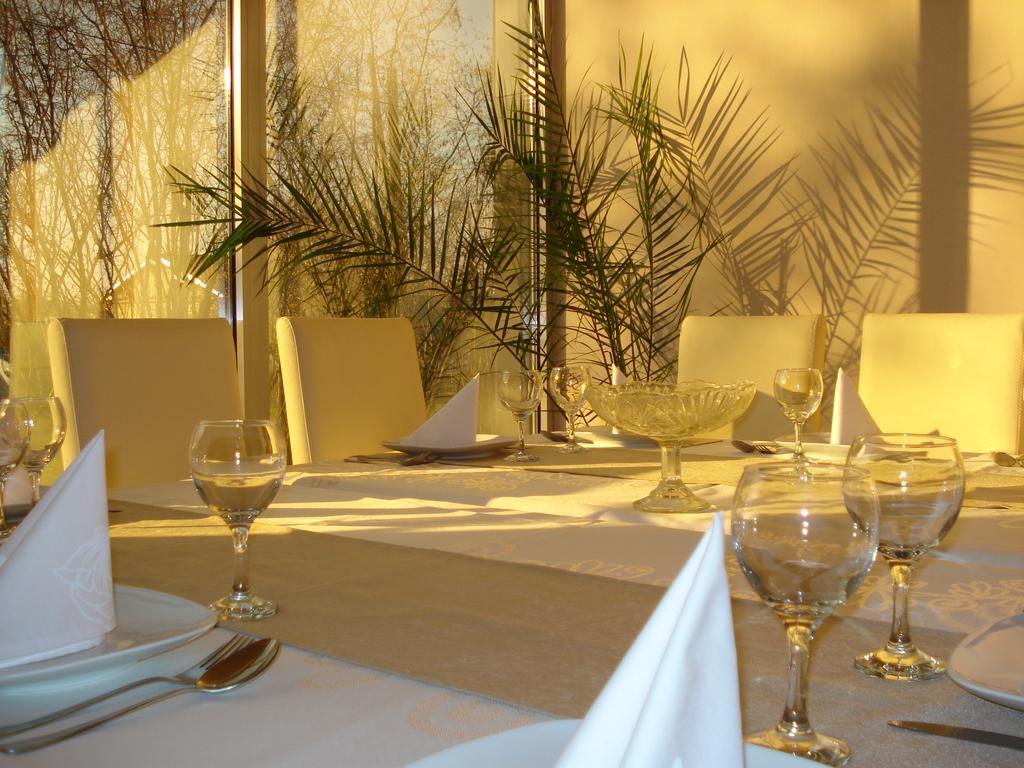 Hotel Konstantin Laplje Selo Экстерьер фото