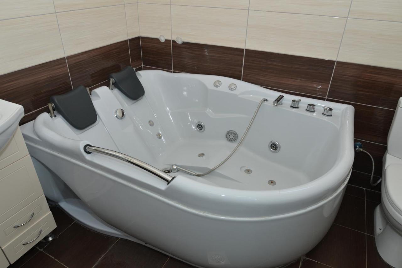 Hotel Konstantin Laplje Selo Экстерьер фото