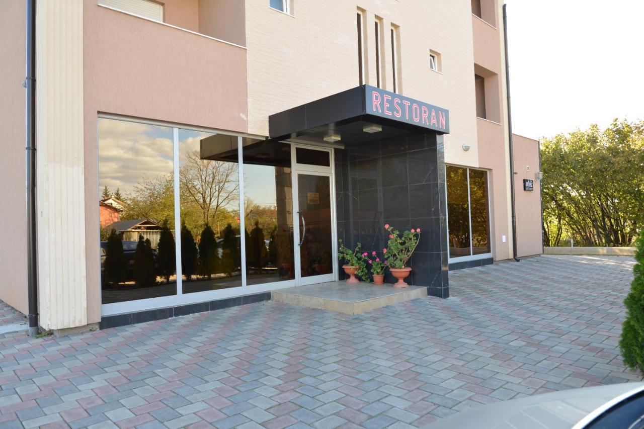 Hotel Konstantin Laplje Selo Экстерьер фото